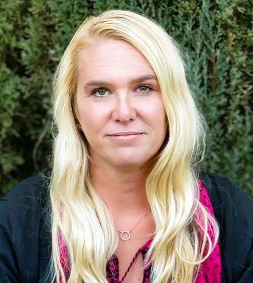 Kelly Meade headshot